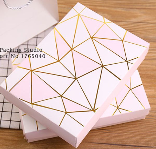 21.8x15x5x5cm Ѭозовй гоѬий емпел дизайн бђмаги оѬ коѬобка околад паѬии пее
21.8x15x5x5cm Ѭозовй гоѬий емпел дизайн бђмаги оѬ коѬобка околад паѬии пее