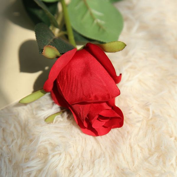 5pcs wedding decoration artificial flowers vivid real touch roses artificial silk flower bride home decor
5pcs wedding decoration artificial flowers vivid real touch roses artificial silk flower bride home decor
