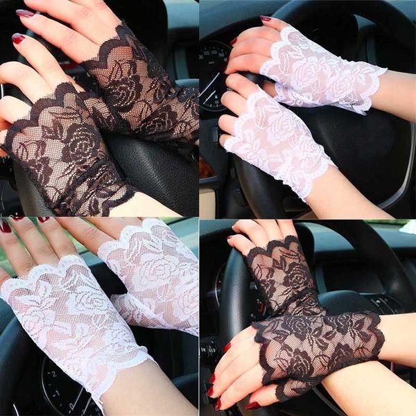 Fashion Women Sexy Lace Sunscreen Fingerless Gloves Driving Anti-UV Party Gloves
Fashion Women Sexy Lace Sunscreen Fingerless Gloves Driving Anti-UV Party Gloves