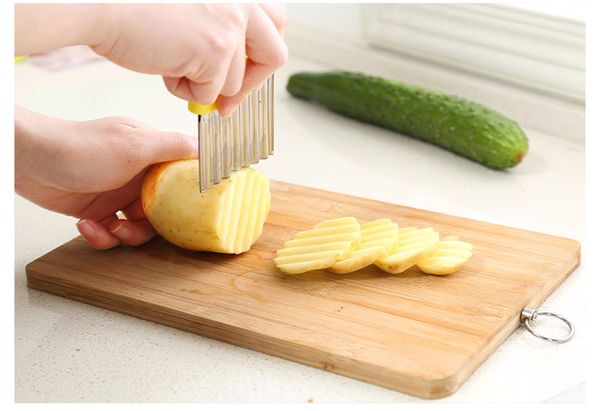 creative multi-function vegetable cutter stainless steel wavy cutter vegetable carrot slicer potato corrugated knife kitchen tools 50pcs 
creative multi-function vegetable cutter stainless steel wavy cutter vegetable carrot slicer potato corrugated knife kitchen tools 50pcs
