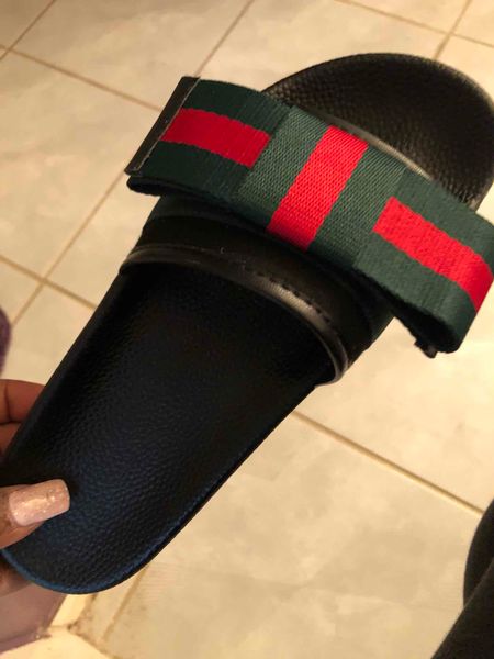 2019 Luxury Designer Brand Women Sandals Women Slippers Fashion Casual Rubber Slippers Outdoor Massas Flip Flops Slipper BEST QUALITY 
2019 Luxury Designer Brand Women Sandals Women Slippers Fashion Casual Rubber Slippers Outdoor Massas Flip Flops Slipper BEST QUALITY