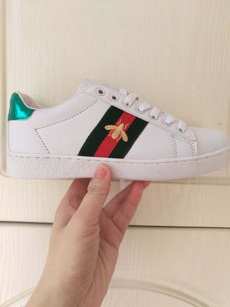 New embroidery mall white hoe for outdoor comfortable women ca ual hoe flat neaker men zapato walking hoe
New embroidery mall white hoe for outdoor comfortable women ca ual hoe flat neaker men zapato walking hoe