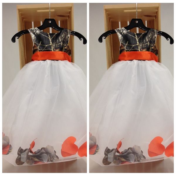 custom camo o-neck flower girls dresses sale petal adorned birthday party gowns camouflage outside real tree formal kids wear, White;blue
custom camo o-neck flower girls dresses sale petal adorned birthday party gowns camouflage outside real tree formal kids wear, White;blue