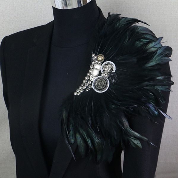 Boutonniere Clips Collar Brooch Pin Wedding Bussiness Suits Banquet Brooch Black Feather Anchor Flower Corsage Party Bar Singer
Boutonniere Clips Collar Brooch Pin Wedding Bussiness Suits Banquet Brooch Black Feather Anchor Flower Corsage Party Bar Singer
