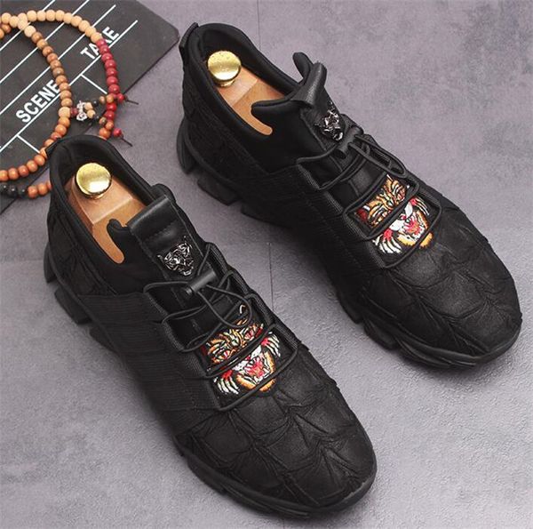 High-top sports shoes men personalized cloth canvas tiger embroidery men shoes all match fashion running shoes
High-top sports shoes men personalized cloth canvas tiger embroidery men shoes all match fashion running shoes