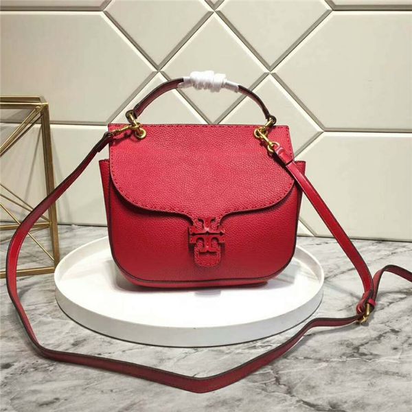 1:1 brand designer shoulder bag luxury handbag Ladies High quality cross body bag shoulder bag free shipping
1:1 brand designer shoulder bag luxury handbag Ladies High quality cross body bag shoulder bag free shipping