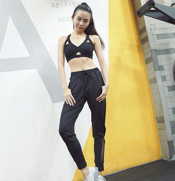 jogging pants autumn new factory direct sports pants women side fight mesh quick-drying elastic loose beam mouth yoga pants, Black;red
jogging pants autumn new factory direct sports pants women side fight mesh quick-drying elastic loose beam mouth yoga pants, Black;red