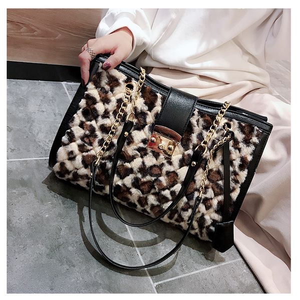 2018 plaid bags fashion women clutch famous chain shoulder crossbody bags jinshiwanggong /10
2018 plaid bags fashion women clutch famous chain shoulder crossbody bags jinshiwanggong /10