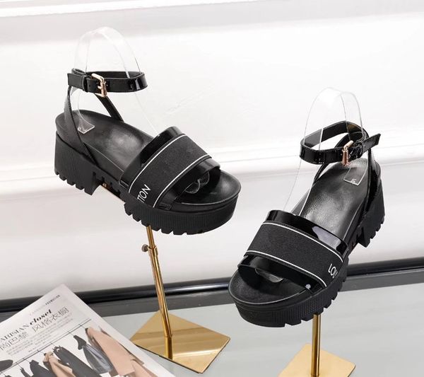 Summer women fa hion flat andal women bottom thick leather andal pring ummer fa hion retro ca ual flat andal hipping 
Summer women fa hion flat andal women bottom thick leather andal pring ummer fa hion retro ca ual flat andal hipping