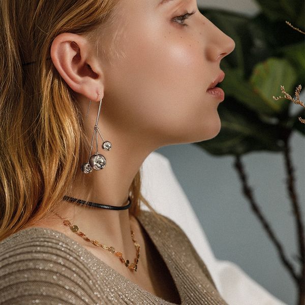 бусина stud женщины femal три золотой мяч серьги ретро ханг серьги show style женщины ночной клуб party stud, Golden;silver
бусина stud женщины femal три золотой мяч серьги ретро ханг серьги show style женщины ночной клуб party stud, Golden;silver