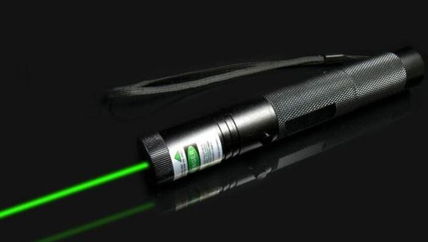 Горячая высокая мощность зеленый лазерная указка Pen G301 532nm горения лазерный видим
Горячая высокая мощность зеленый лазерная указка Pen G301 532nm горения лазерный видим