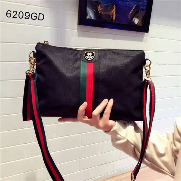 Bolsa de Ombro yoyoof
Bolsa de Ombro yoyoof