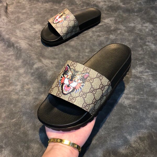 new arrival 2018 new style fashionable mens slide sandals boys printing leather slippers with thick feetbed euro38-45
new arrival 2018 new style fashionable mens slide sandals boys printing leather slippers with thick feetbed euro38-45