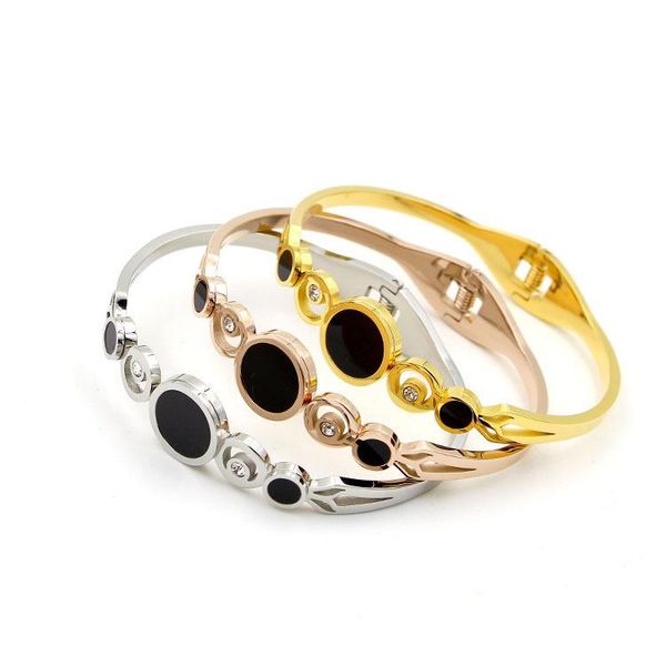 the new black double diamond bracelet three hollow titanium all-match fashion accessories spring opening jewelry bracelet 
the new black double diamond bracelet three hollow titanium all-match fashion accessories spring opening jewelry bracelet