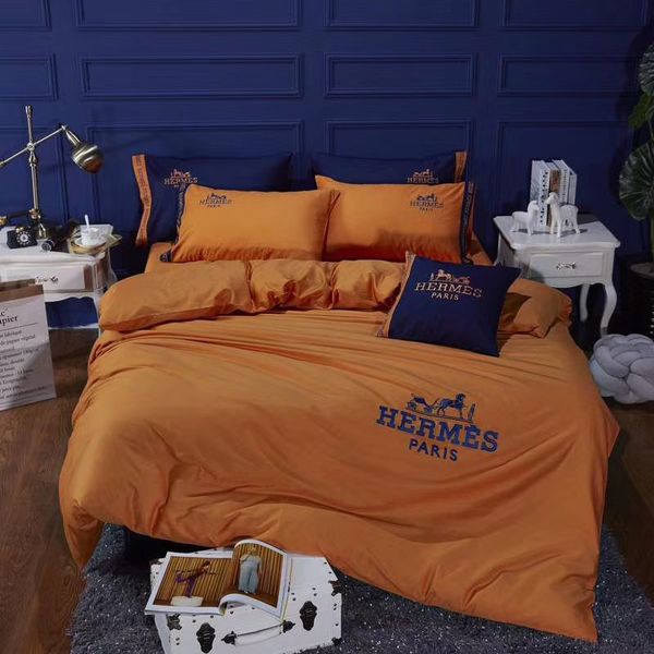 H Letter Embroidery Bed Cover Suit Horse Design Spring And Autumn