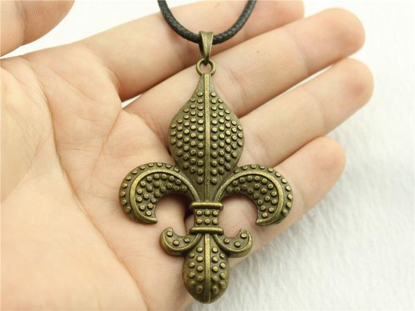 wysiwyg 5 pieces leather chain necklaces pendants choker collar vintage necklace handmade fleur de lis 70x47mm n6-a10335, Golden;silver 
wysiwyg 5 pieces leather chain necklaces pendants choker collar vintage necklace handmade fleur de lis 70x47mm n6-a10335, Golden;silver