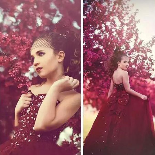 2019 stunning burgundy flower girl dresses strapess crystals lovely bows wedding party kids formal gowns little bridal formal wear, White;blue
2019 stunning burgundy flower girl dresses strapess crystals lovely bows wedding party kids formal gowns little bridal formal wear, White;blue