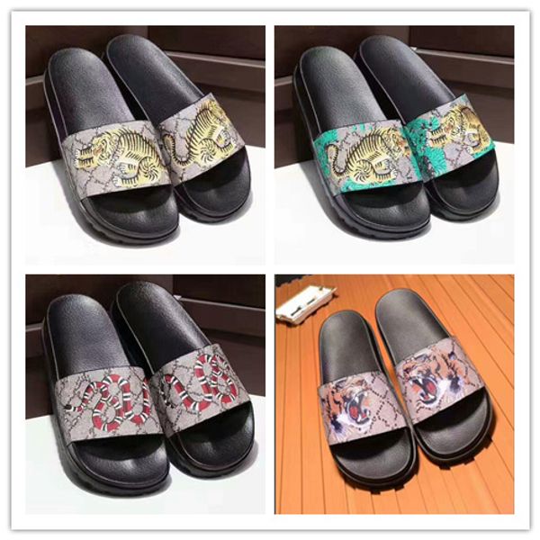 Top Quality Designer Brand Men Summer Sandals Beach Slide Fashion Slippers Indoor Shoes Tiger Flowers Snake Luxury Slippers Size EUR 39-45 G
Top Quality Designer Brand Men Summer Sandals Beach Slide Fashion Slippers Indoor Shoes Tiger Flowers Snake Luxury Slippers Size EUR 39-45 G