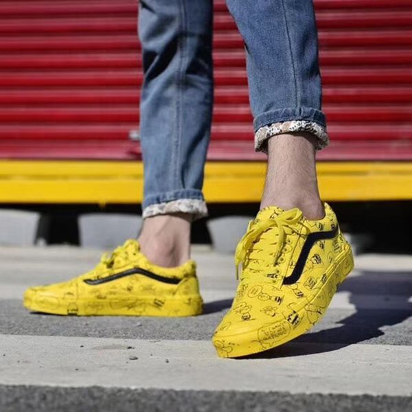 2018 new fashion brand casual canvas shoes classical white yellow brand women and mens sneakers skateboarding shoes with box, Black
2018 new fashion brand casual canvas shoes classical white yellow brand women and mens sneakers skateboarding shoes with box, Black