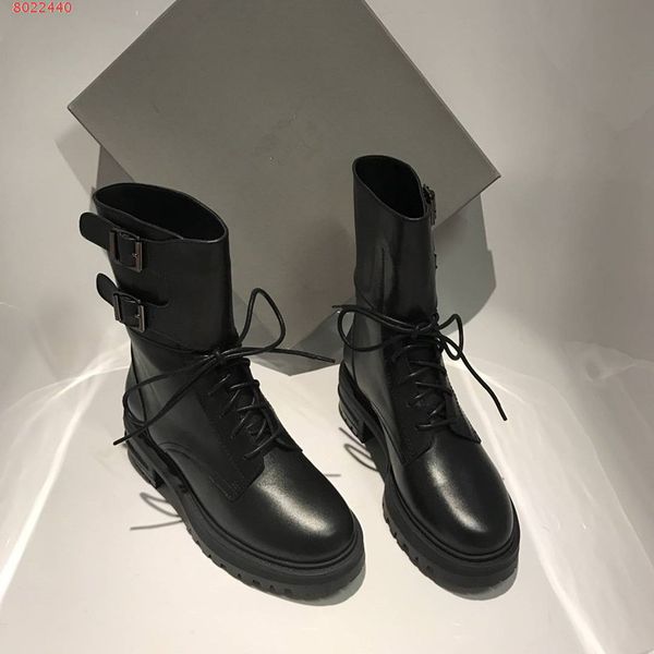 fFashionable women's shoes genuine in autumn and brand shoes personality Leather lace-up Noble temperament short boots
fFashionable women's shoes genuine in autumn and brand shoes personality Leather lace-up Noble temperament short boots