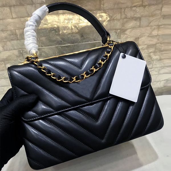 2018 ell blue patent leather boy flap houlder bag 4b096 brand chevron patchwork boy chain handbag 25cm 18cm medium clutch
2018 ell blue patent leather boy flap houlder bag 4b096 brand chevron patchwork boy chain handbag 25cm 18cm medium clutch