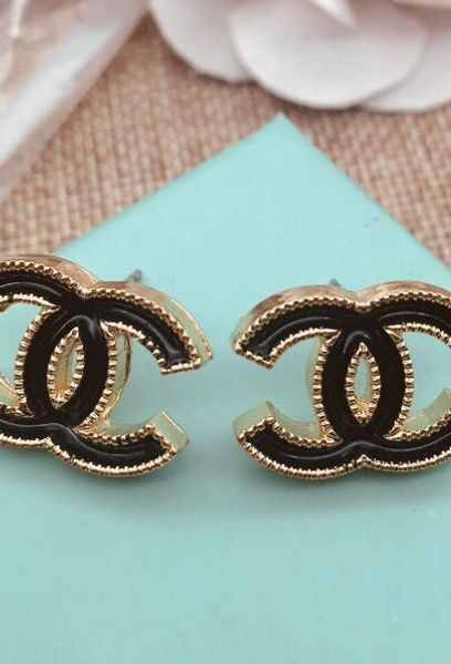 Best selling new designer alloy drop oil letters earrings ear clips ladies jewelry gifts fashion accessories
Best selling new designer alloy drop oil letters earrings ear clips ladies jewelry gifts fashion accessories