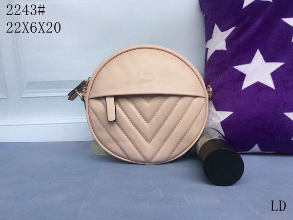 new designer famous women round rhombic shoulder messenger bag lady bags pocket wallet box #2243 size 22x6x20cm
new designer famous women round rhombic shoulder messenger bag lady bags pocket wallet box #2243 size 22x6x20cm