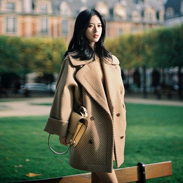 2018 striped big turn-down collar double breasted drop shoulder autumn winter korean women loose thickened cocoon woolen coat, Black
2018 striped big turn-down collar double breasted drop shoulder autumn winter korean women loose thickened cocoon woolen coat, Black