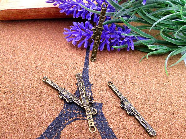 60pcs-sword charms antique bronze tone 2 sided with great details 42*8mm, Bronze;silver
60pcs-sword charms antique bronze tone 2 sided with great details 42*8mm, Bronze;silver