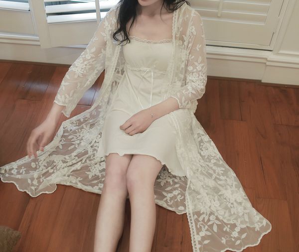 2018 summer sweet lace straps dress + long sleeve robe nightdress embroidery robe high-end night women nightwear gown sets, Black;red
2018 summer sweet lace straps dress + long sleeve robe nightdress embroidery robe high-end night women nightwear gown sets, Black;red