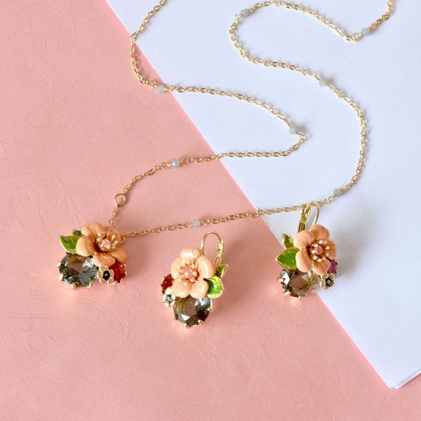Floral Gem Silver Earrings Necklace Jewelry Set For Women Fashion Designer Luxury Wedding S925 Ear Studs Lady Earring Necklaces
Floral Gem Silver Earrings Necklace Jewelry Set For Women Fashion Designer Luxury Wedding S925 Ear Studs Lady Earring Necklaces