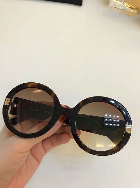 дизайнер женщины sf778s ню круглые солнцезащитные очки sonnenbrille 778s мода солнцезащитные очки лето открытый очки новый в коробке, White;black
дизайнер женщины sf778s ню круглые солнцезащитные очки sonnenbrille 778s мода солнцезащитные очки лето открытый очки новый в коробке, White;black