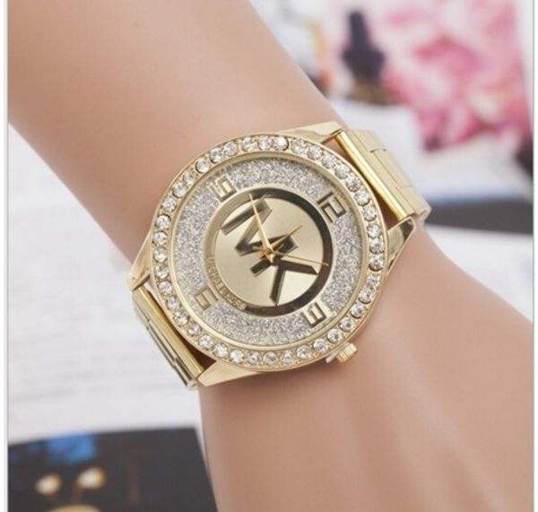 New men and women fa hion watch cla ic luxury de igner brand watch quartz couple table hipping
New men and women fa hion watch cla ic luxury de igner brand watch quartz couple table hipping