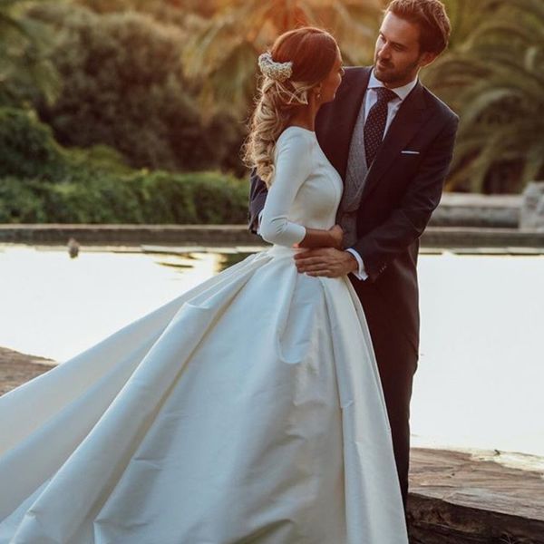 chic boho country wedding dresses jewel neck 3/4 long sleeve backless covered button bridal dress glamorous ball gown long wedding dress, White
chic boho country wedding dresses jewel neck 3/4 long sleeve backless covered button bridal dress glamorous ball gown long wedding dress, White