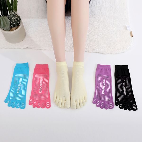5 pair women anti-slip silicone bottom yoga socks color durable five finger toes cotton sport socks for gym fitness exercises 61, Black
5 pair women anti-slip silicone bottom yoga socks color durable five finger toes cotton sport socks for gym fitness exercises 61, Black