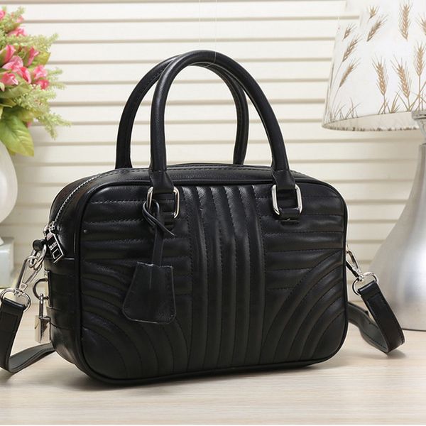 new arrival women designer handbags famous paa brand luxury bags purses ladies handbag good quality pu leather totes clutch ing
new arrival women designer handbags famous paa brand luxury bags purses ladies handbag good quality pu leather totes clutch ing