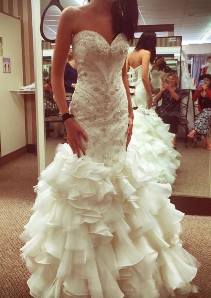 2018 luxury mermaid wedding dresses sweetheart crystal beading sleeveless ruffles tiered court train organza plus size formal bridal gowns, White
2018 luxury mermaid wedding dresses sweetheart crystal beading sleeveless ruffles tiered court train organza plus size formal bridal gowns, White