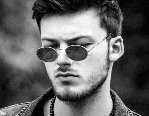 2018 new fashion men women oval metal style sunglasses vintage classic brand design sun glasses oculos de sol, White;black
2018 new fashion men women oval metal style sunglasses vintage classic brand design sun glasses oculos de sol, White;black