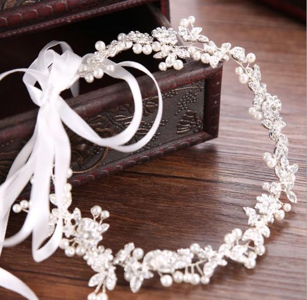 handmade hair with korean simple alloy diamond crystal beads beads hair accessories headwear wedding dresshand ornament, white headband, wed, Slivery;golden
handmade hair with korean simple alloy diamond crystal beads beads hair accessories headwear wedding dresshand ornament, white headband, wed, Slivery;golden