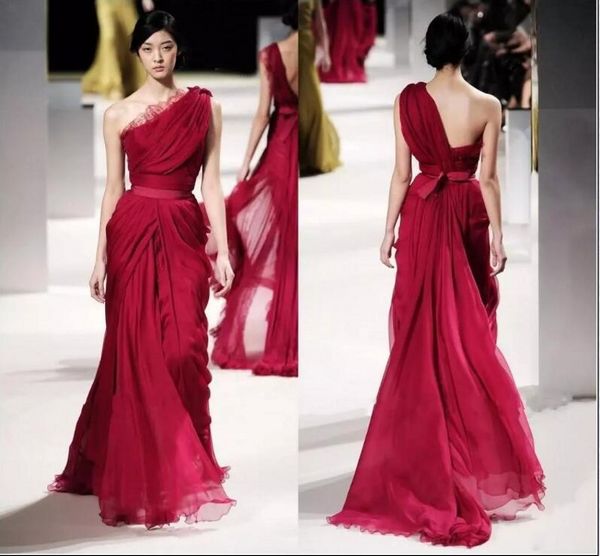 2019 new long red evening celebrity dresses lace applique one shoulder backless pleat chiffon sequins runaway dress formal gown vestidos de, Black;red
2019 new long red evening celebrity dresses lace applique one shoulder backless pleat chiffon sequins runaway dress formal gown vestidos de, Black;red