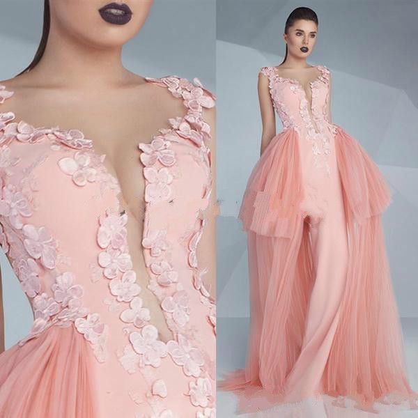 modest sheath deep v neck pageant party dresses 3d floral applique sleeveless evening gowns with tulle overskirts dubai arabia prom dress, Black;red
modest sheath deep v neck pageant party dresses 3d floral applique sleeveless evening gowns with tulle overskirts dubai arabia prom dress, Black;red