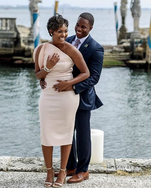 one shoulder pink satin cocktail dresses for women sheath knee length short bridesmaid dresses african girls prom gowns, Black
one shoulder pink satin cocktail dresses for women sheath knee length short bridesmaid dresses african girls prom gowns, Black