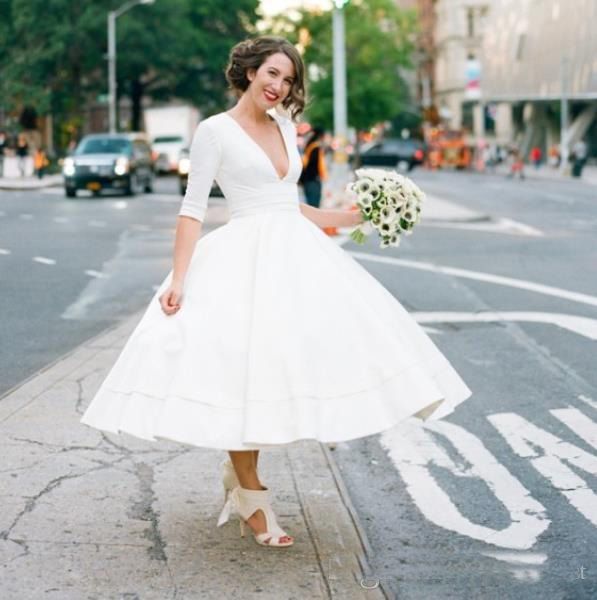 Vintage Short Wedding Dresses With Tea Length Sexy V Neck Half sleeves A line Bridal Gowns Custom Made
Vintage Short Wedding Dresses With Tea Length Sexy V Neck Half sleeves A line Bridal Gowns Custom Made