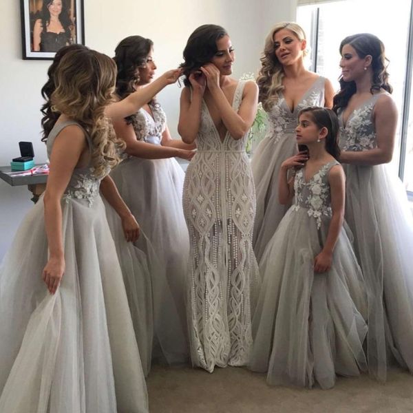 deep v-neck long prom dresses flower appliques floor length tulle wedding party gowns glamorous a-line lace-up maid of honor dresses, White;pink
deep v-neck long prom dresses flower appliques floor length tulle wedding party gowns glamorous a-line lace-up maid of honor dresses, White;pink