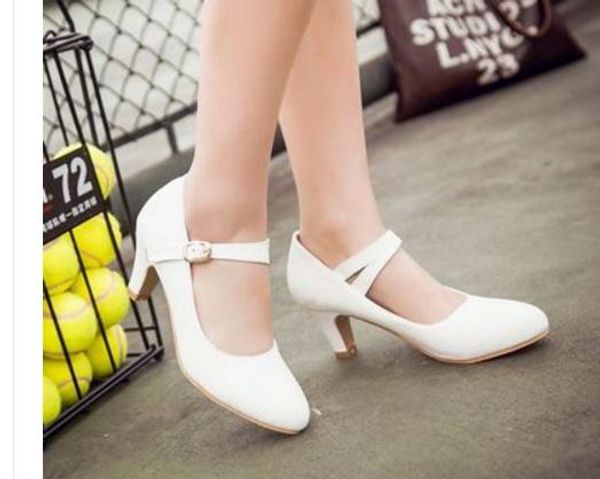 send middle heel low help shallow mouth four seasons single shoes round head female coarse heel shoes, Black
send middle heel low help shallow mouth four seasons single shoes round head female coarse heel shoes, Black