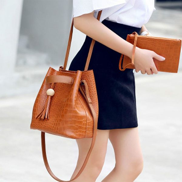 new ladies leather shoulder bag handbag bucket bag all-match korean female crocodile bag satchel handbag crossbody drawstring pattern
new ladies leather shoulder bag handbag bucket bag all-match korean female crocodile bag satchel handbag crossbody drawstring pattern