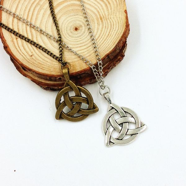 2018 новый горячий продавать древний серебряный бронзовый треугольник узел шарм ожерелье мода творчество любителей ювелирных аксессуаров под, Silver
2018 новый горячий продавать древний серебряный бронзовый треугольник узел шарм ожерелье мода творчество любителей ювелирных аксессуаров под, Silver