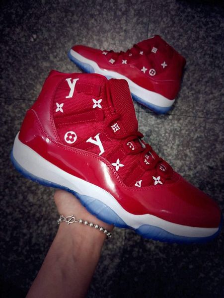 (WITH BOX) Wholesale 11 11s Basketball Shoes GRY RED Loui Shoes 11s Mens Womens Custom shoes Basketball Sneaker size 5.5-13
(WITH BOX) Wholesale 11 11s Basketball Shoes GRY RED Loui Shoes 11s Mens Womens Custom shoes Basketball Sneaker size 5.5-13