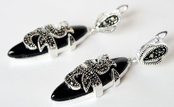 11/2" new 925 sterling silver & marcasite inlay natural blacknatural stone fashion earrings, Golden;silver
11/2" new 925 sterling silver & marcasite inlay natural blacknatural stone fashion earrings, Golden;silver