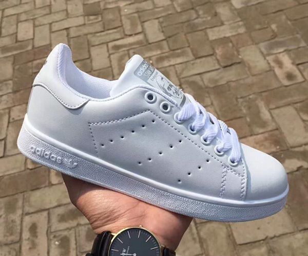 2018 HOT NEW mens smith Casual shoes Superstar Female Flat Shoes Women Zapatillas Deportivas Mujer Lovers Sapatos Femin 36-44
2018 HOT NEW mens smith Casual shoes Superstar Female Flat Shoes Women Zapatillas Deportivas Mujer Lovers Sapatos Femin 36-44